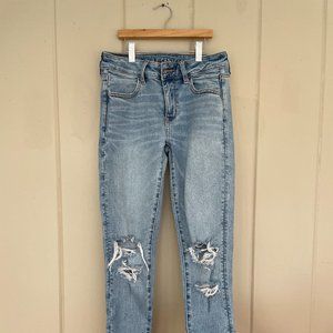 American Eagle Size 2 Light Wash Super Stretch Jeggings
